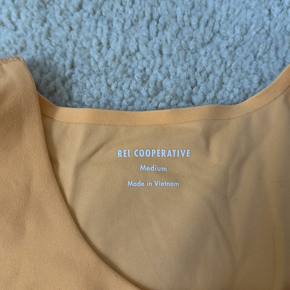 REÍ WORKOUT CROP TOPS 🏋🏼‍♀️ - Picture 3 of 4